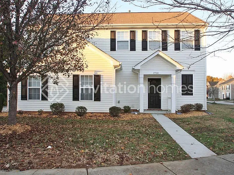 7739 Rolling Meadows Ln — Photo 1