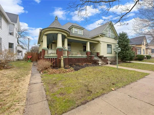 107 E Peoria St, Paola, KS 66071