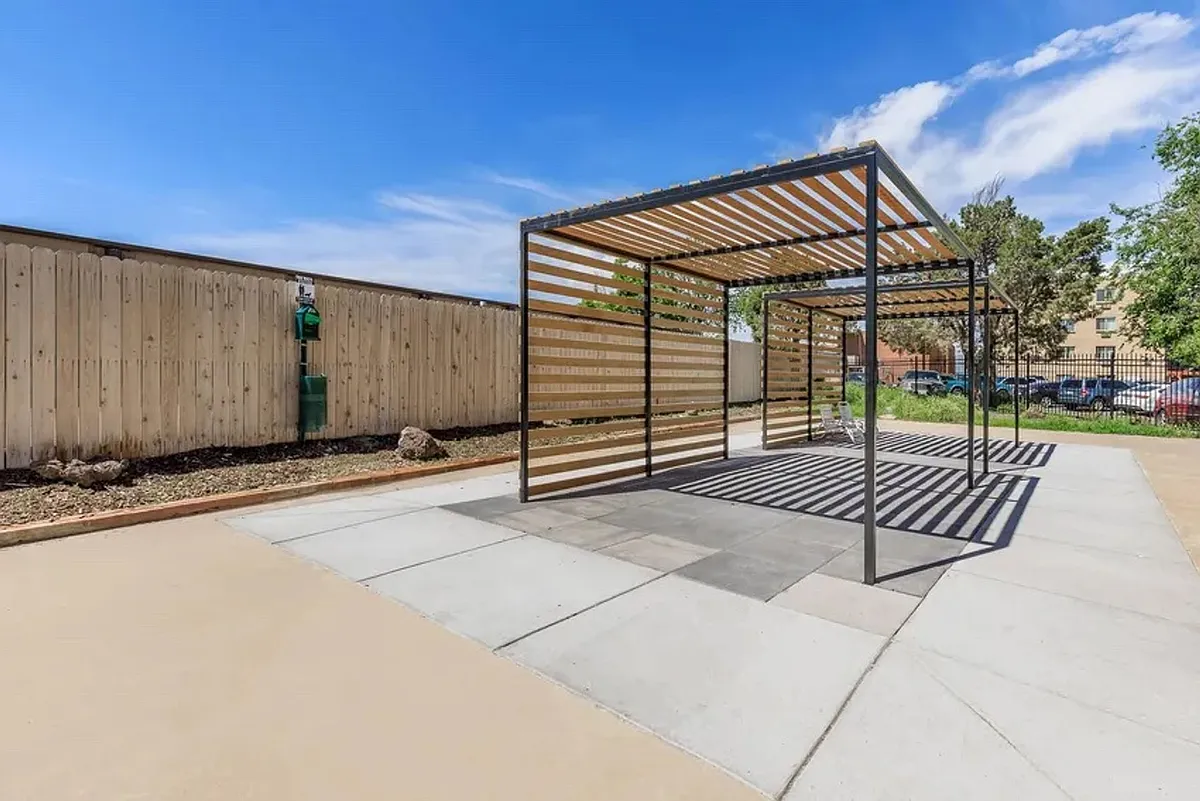 Building Photo - Elm Grove Apartments