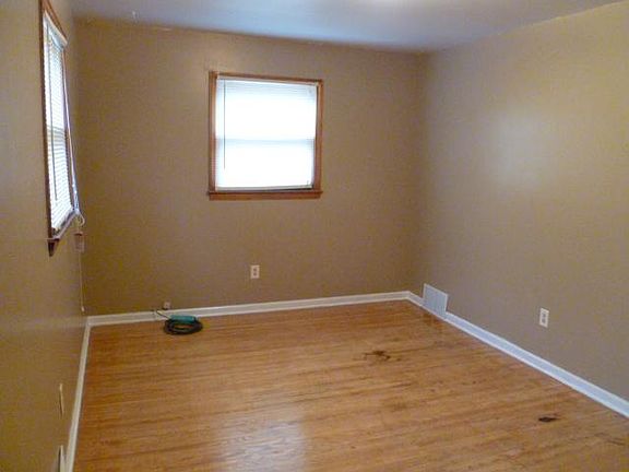 5th image of 11 Bennett Ave #A