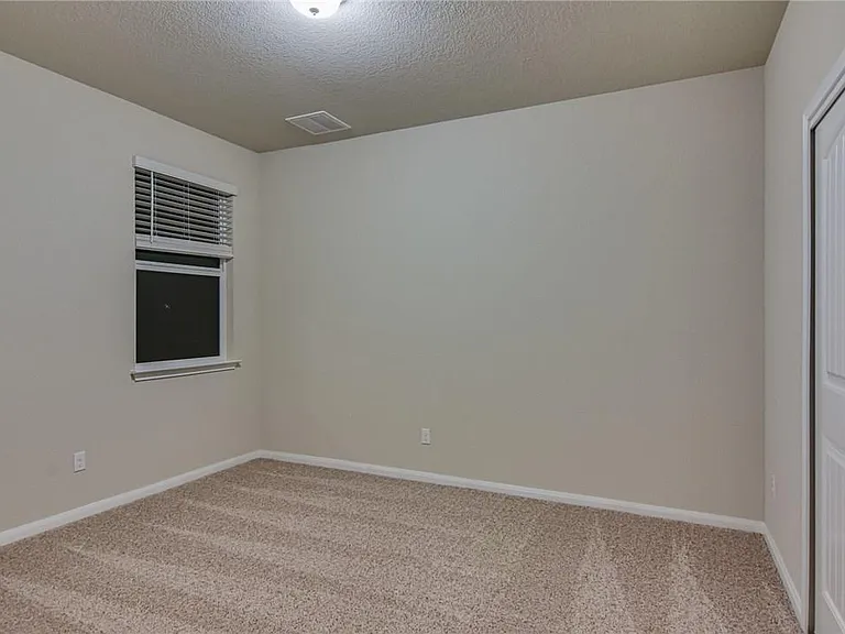 309 Naset Dr — Photo 24