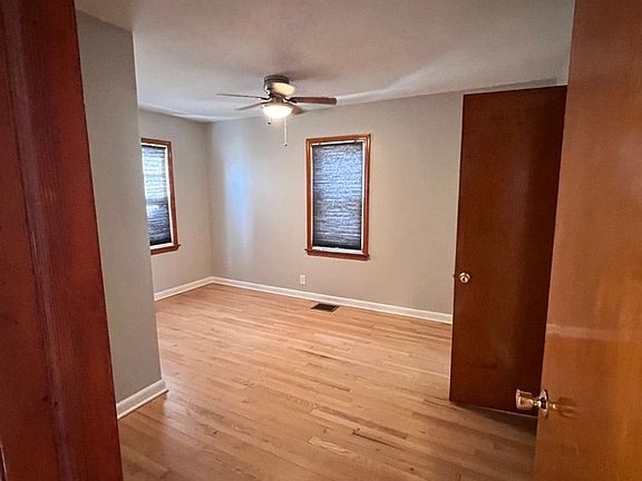 2nd image of 1300-1302 E Howard Ave #1300