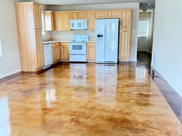 271 Windmill Hl, Seguin, TX 78155