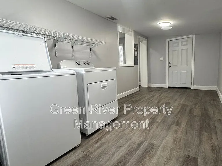 2803 College St — Photo 8