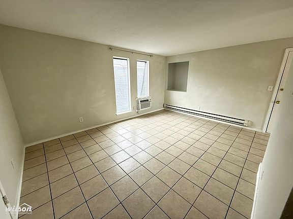 5th image of 1403-1405 Roosevelt Ave #D