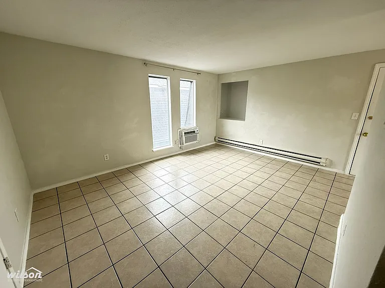 1403-1405 Roosevelt Ave — Photo 5