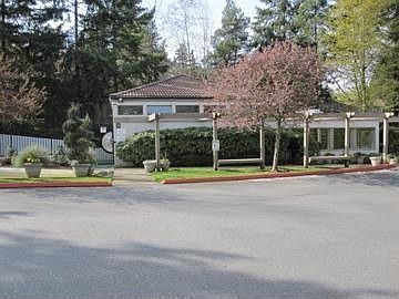 2nd image of 10414 NE 32nd Pl D201 #D201