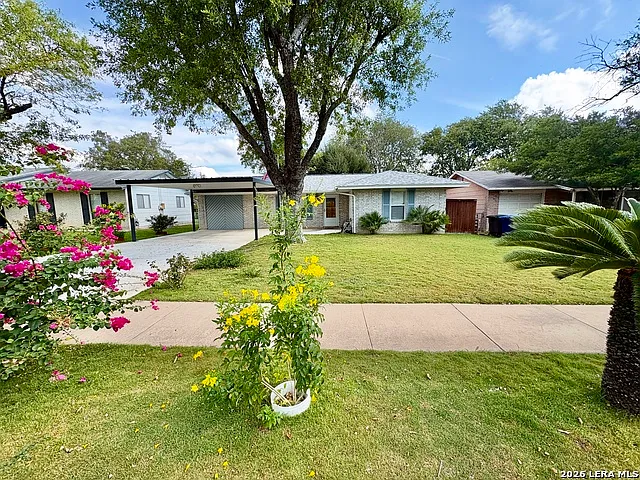 3 bed, 1.0 bath, 1235 sqft, $1,500 — Photo 2
