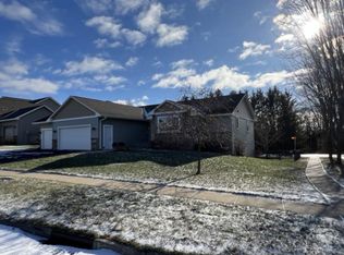 1694 Valley Quail Dr, River Falls, WI 54022