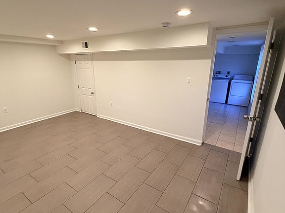 5th image of 610 Modoc Ln