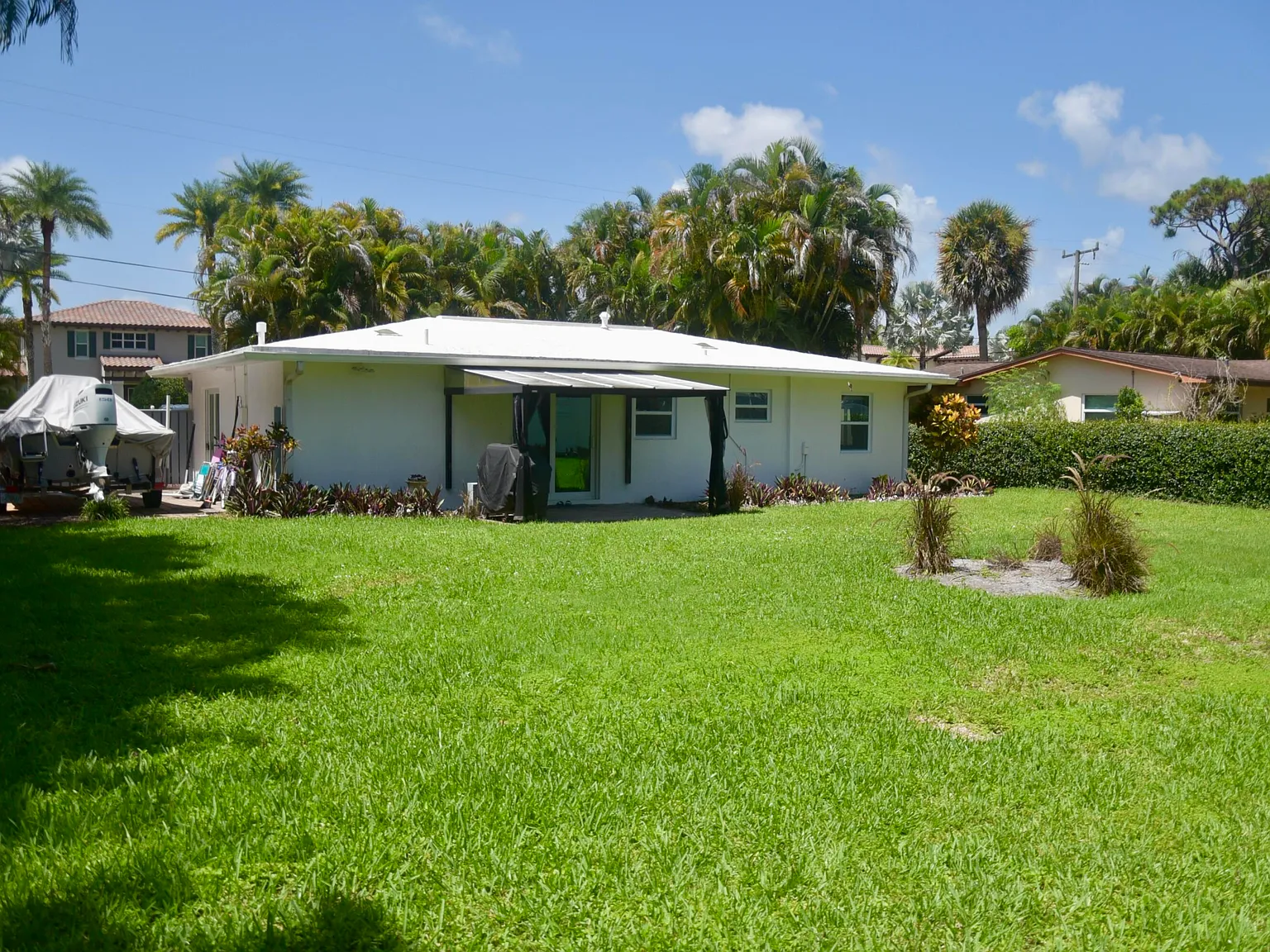 3 bed, 2.0 bath, 1196 sqft, $4,500 — Photo 3