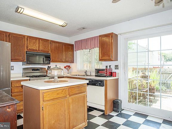 4th image of 6557 Old Carriage Ln