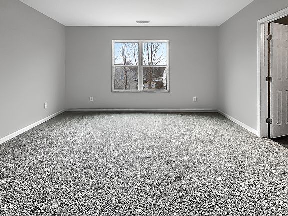 4th image of 1011 Collington Dr
