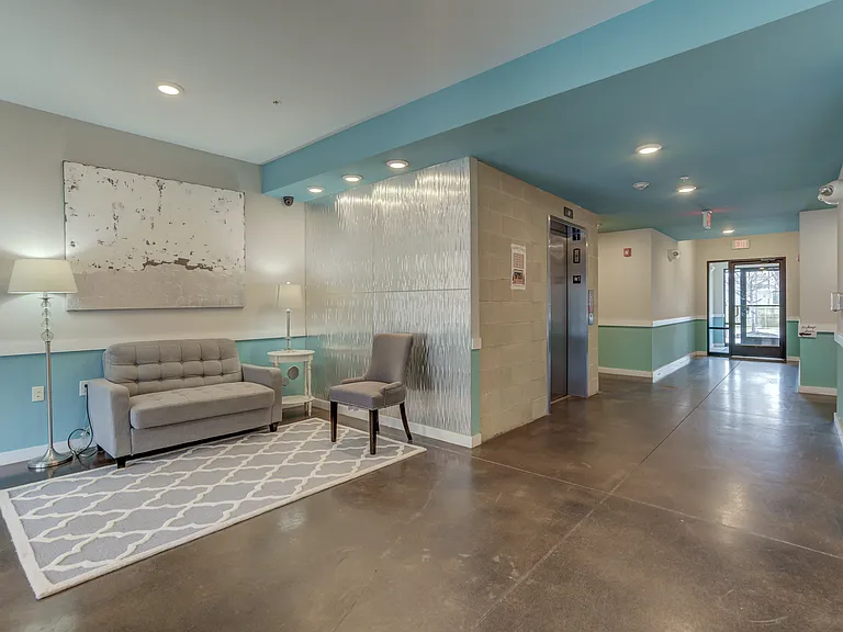 908 Perry Street — Photo 4