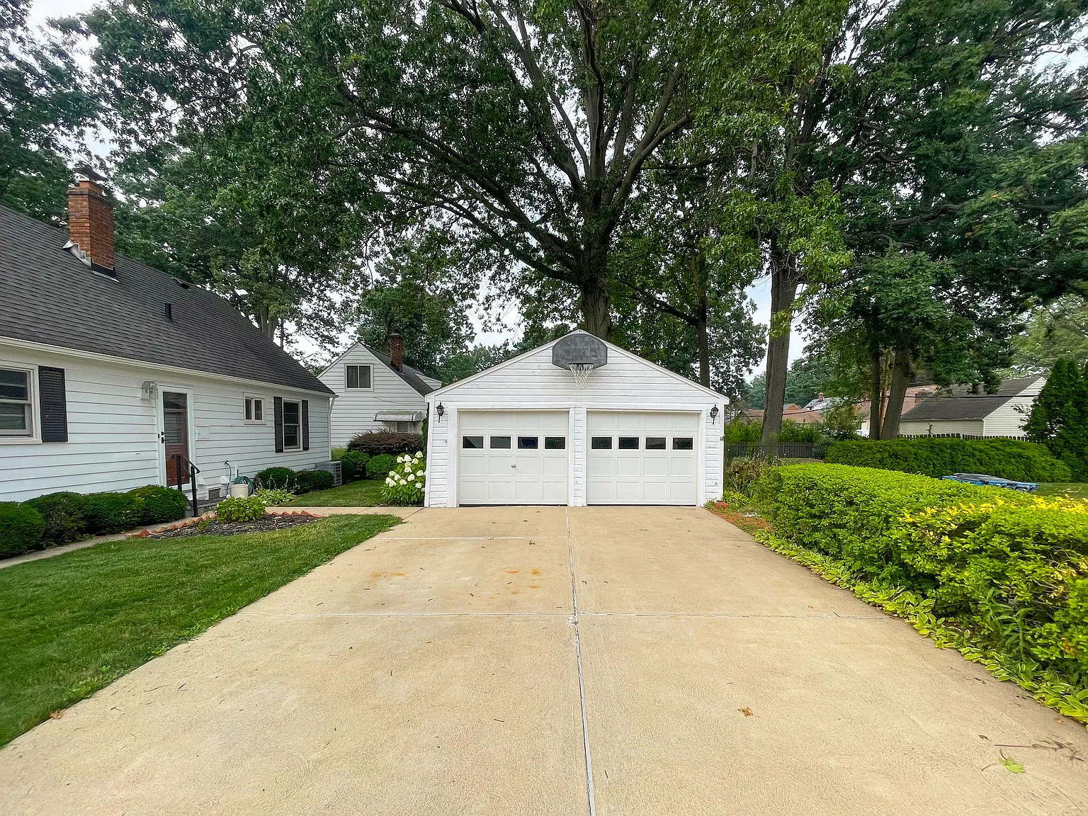 4 bed, 1200 sqft, $2,495 — Photo 4