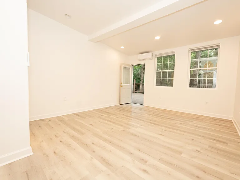 1270 Kendrick Rd NE — Photo 17