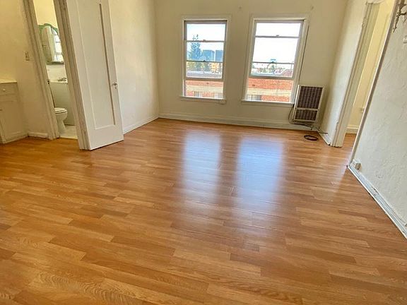 4th image of 249 S Harvard Blvd Penthouse 410