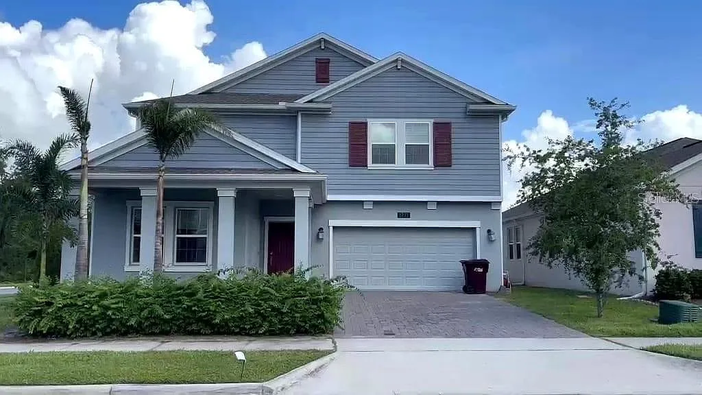 5 bed, 3.0 bath, 3290 sqft, $3,000 — Photo 1