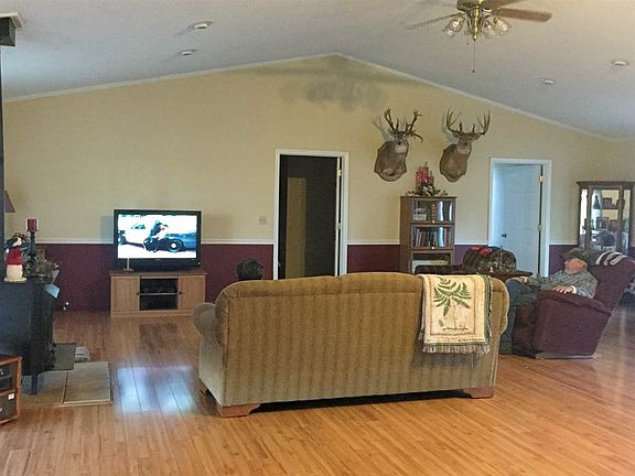 3rd image of 320 Wildwood Pt