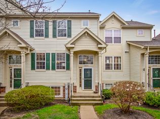 18555 W Sterling Ct, Grayslake, IL 60030