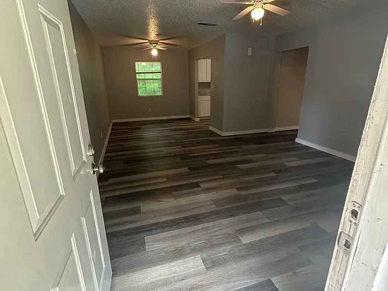 190 Walker Rd — Photo 2