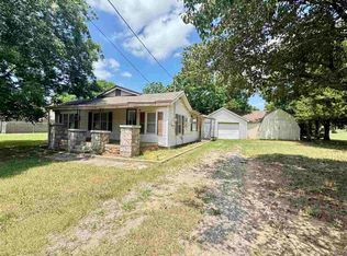 214 E 9th Pl, Cushing, OK 74023