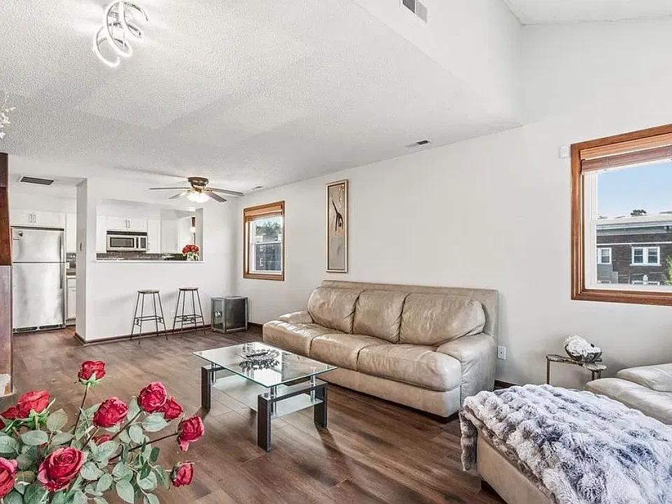102 S 37th St #3