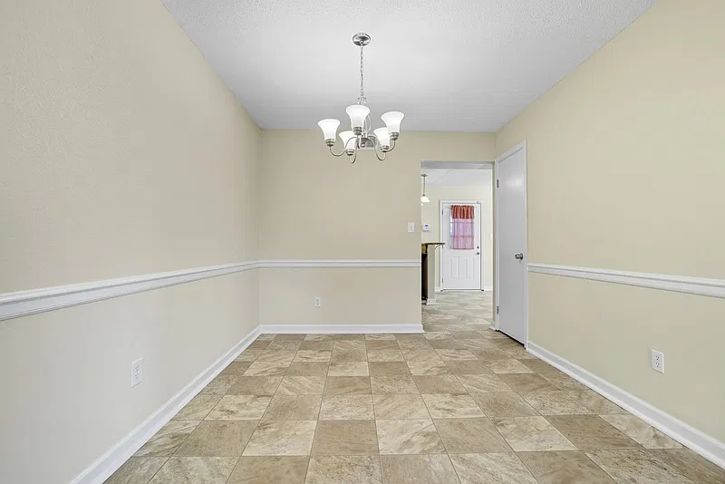 4 bed, 2.5 bath, 1872 sqft, $2,300 — Photo 4