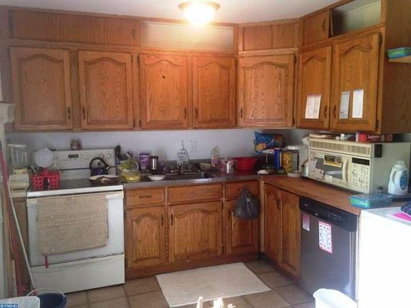 3rd image of 14 Jewel Ln