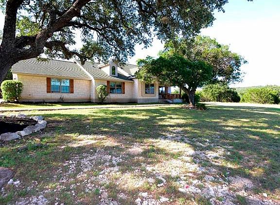 3rd image of 104 Oak Crest Dr