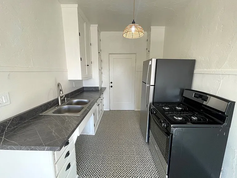 2110-2126 Thompson Blvd #&-275-287 — Photo 12