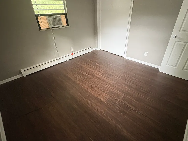 847 Riverside Dr — Photo 12