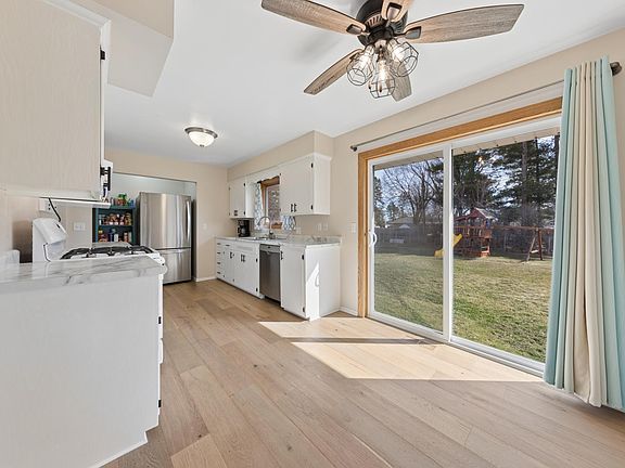 3rd image of 1115 Sunnyside Dr