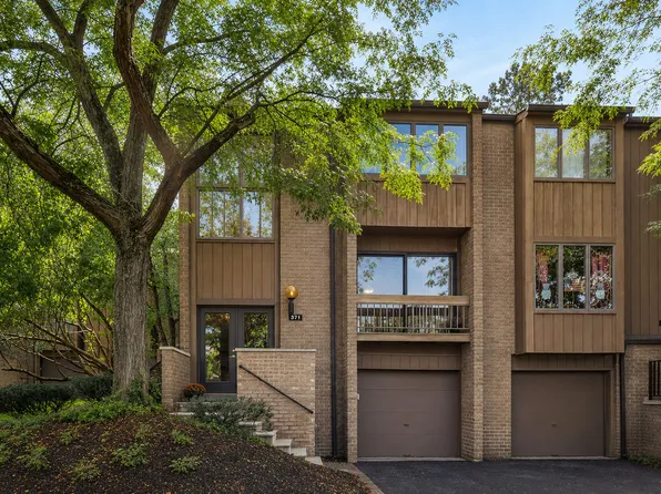 371 Hawthorn Ct, Pittsburgh, PA 15237