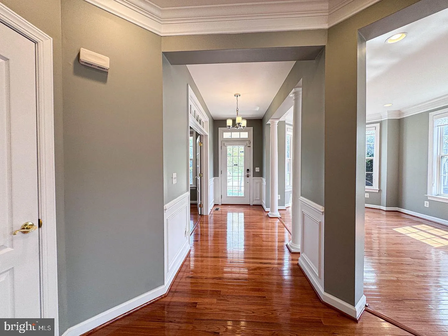 4 bed, 4.5 bath, 5077 sqft, $4,600 — Photo 4