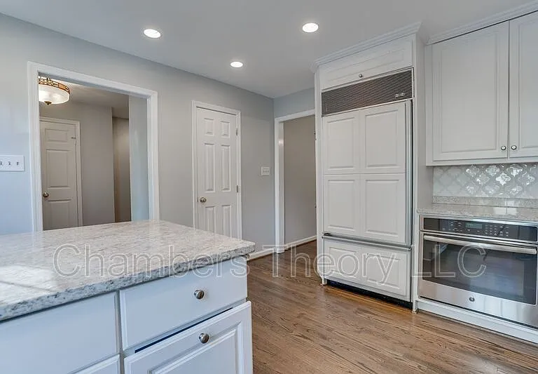 1003 Jennifer Ln — Photo 6