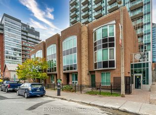 134 York St #502, Ottawa, ON K1N 1K8