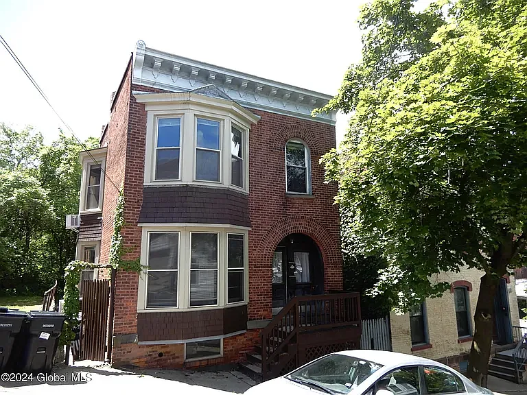 3 bed, 1075 sqft, $700 — Photo 2