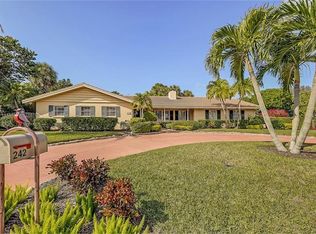 242 Robin Dr, Sarasota, FL 34236