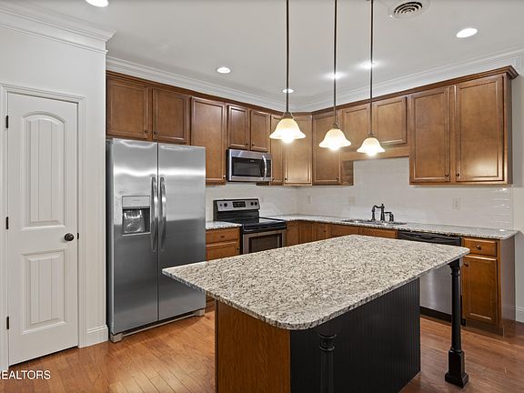 4th image of 8446 Milano Way