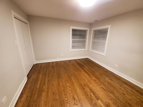5th image of 3155 N Normandy Ave #2N