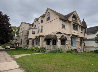 121 W 7th St #2, Winona, MN 55987