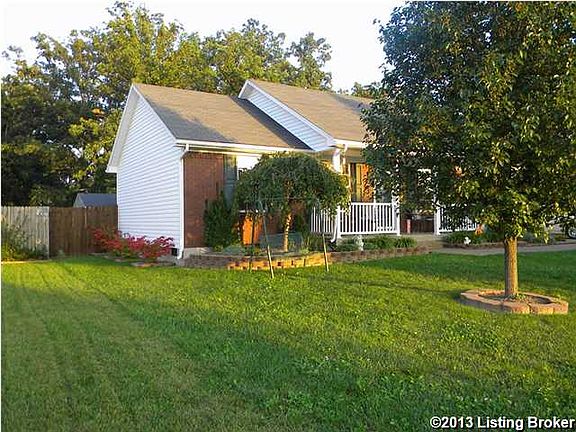 2nd image of 224 Oak Grove Blvd