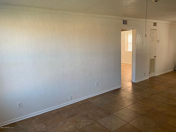 3rd image of 7026 Ponce De Leon Ave APT 2A