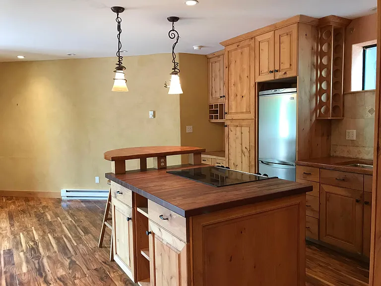 397 Pearl St — Photo 3