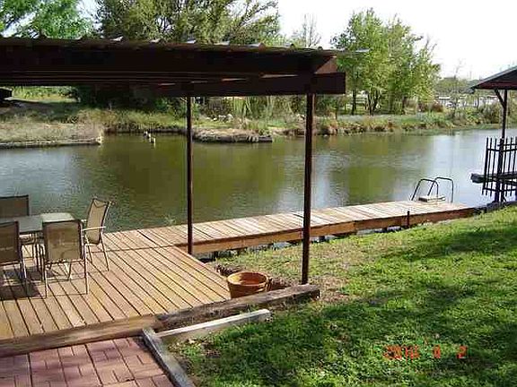 2nd image of 710 Sherwood Forest Dr