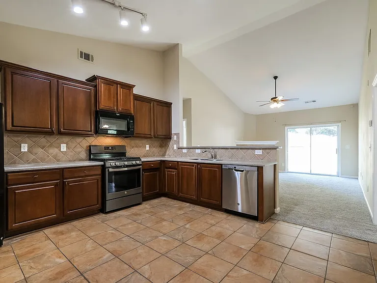 5120 Fieldgate Ridge Dr — Photo 8