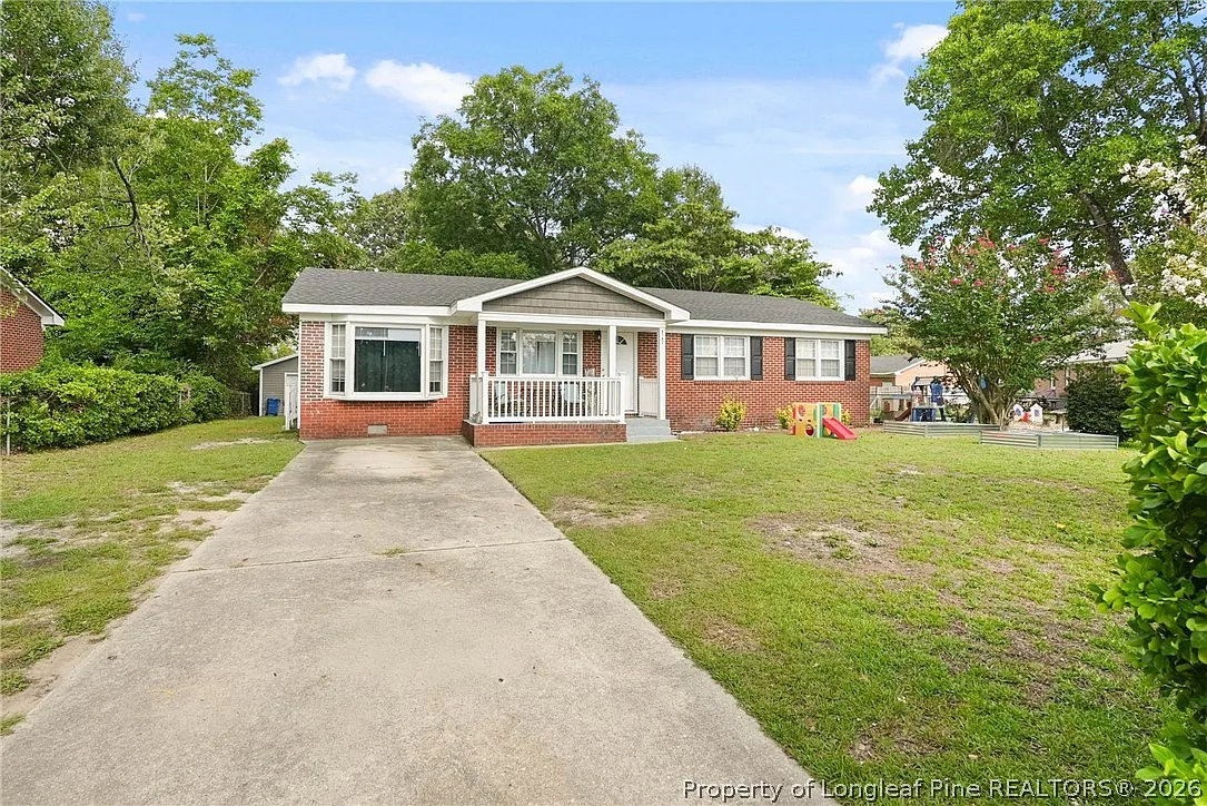 3 bed, 2.0 bath, 1875 sqft, $1,800 — Photo 4