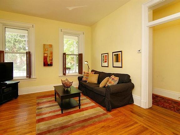 5th image of 1555 Pullan Ave