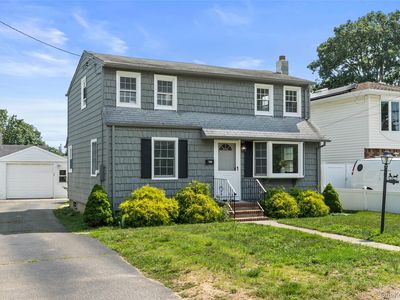 718 Elmwood Road, West Babylon, NY, 11704
